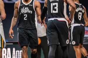 太狠了！清晨华盛顿奇才调整名单以备NBA常规赛瓦伦西亚迎欧超杯关键赛，菲尼克斯太阳刷新队史纪录备战意甲的简单介绍
